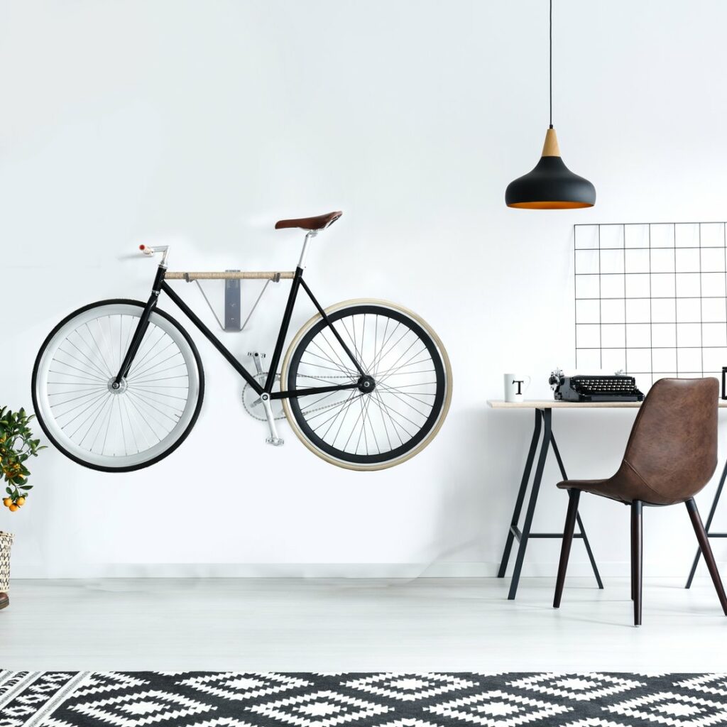 Хранение велосипеда на стене – вариант 2