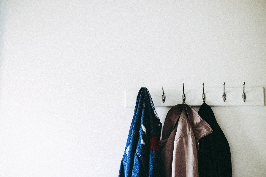 Дома всегда скапливается много вещей – особенно одежды