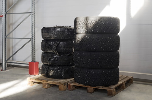 Сезонное хранение шин на складе Чердака – фото 1